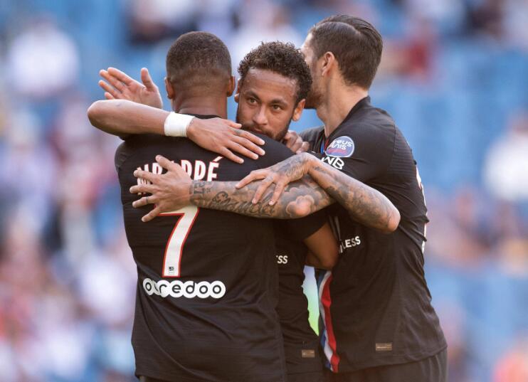  巴黎圣日耳曼报价遭拒，英超豪门争夺法甲妖人  