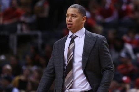  掘金逆转快船登顶西部榜首  