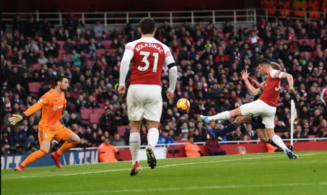  阿森纳险胜富勒姆 萨利巴门线救险保住榜首  